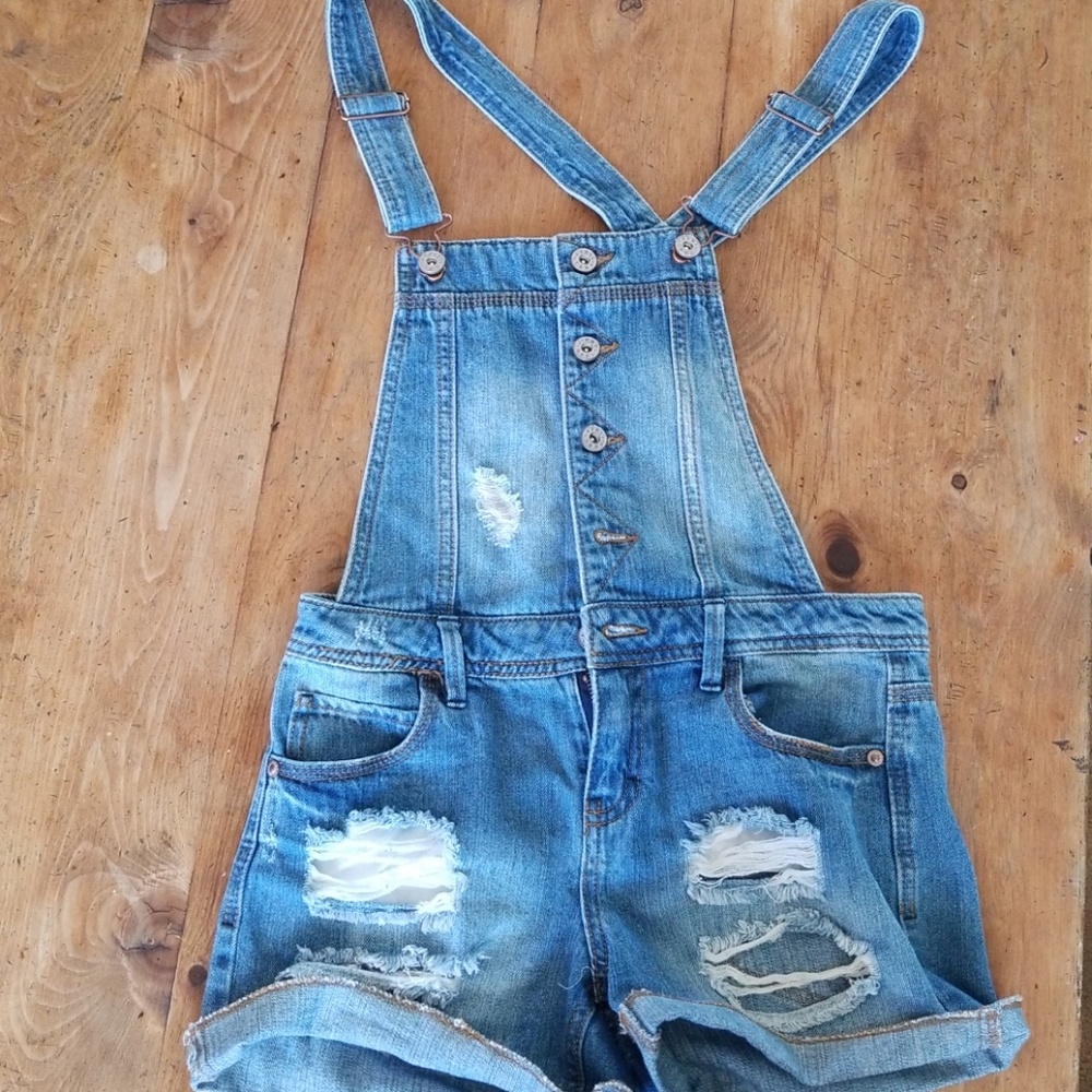 Blue denim distressed short shorts